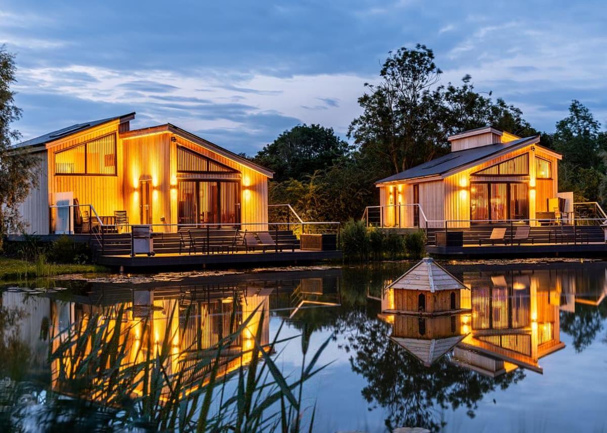 Woad Mill Lakeside Lodges Boston Exterior foto